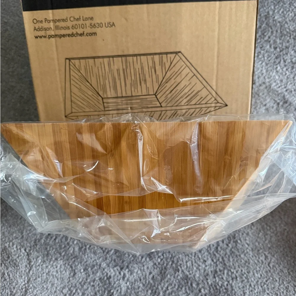 Pampered Chef Bamboo Square Serving Bowl - Natural Brown Boxed Art
